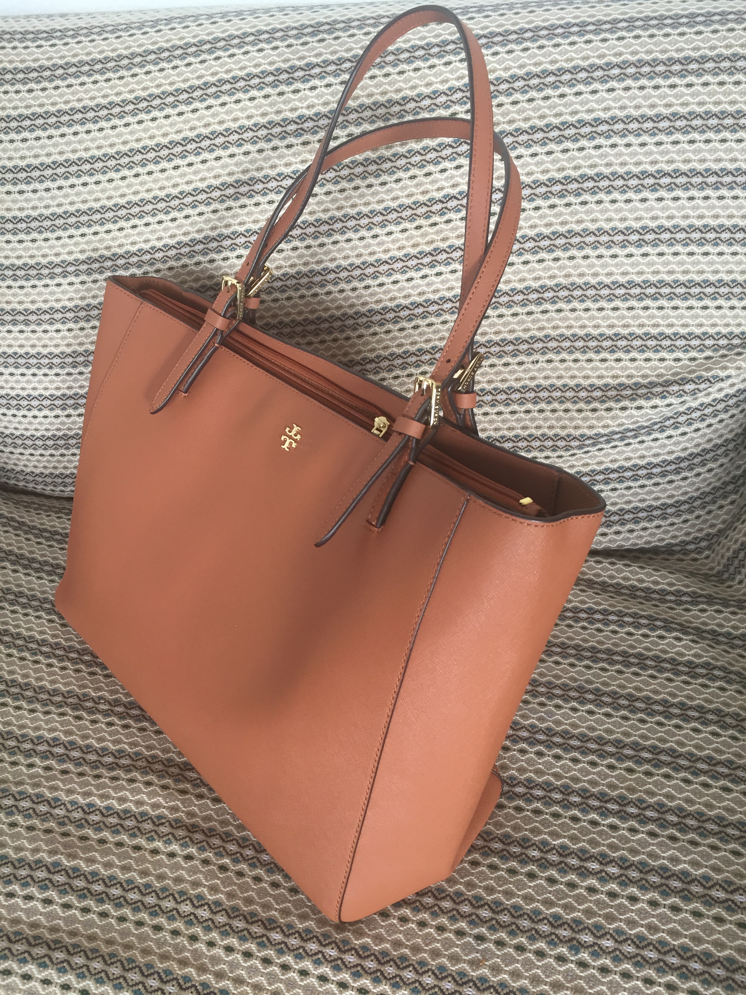 tory burch large york tote review 11 - The Double Take Girls